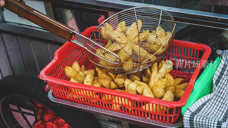 集装箱炸肉丸，印尼街头小吃，Bakso Goreng